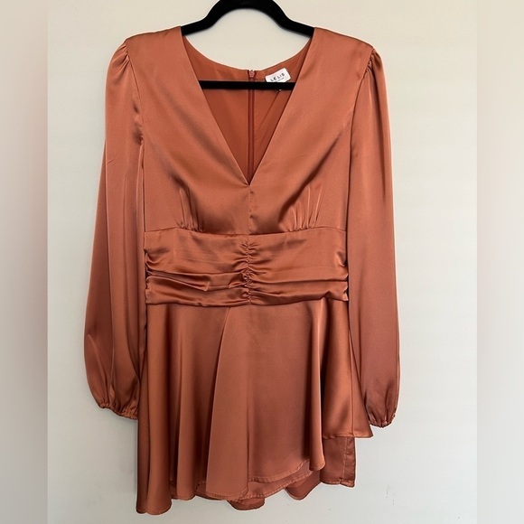 Le Lis Wonderful Feeling Romper Size M - Picture 2 of 7